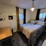 Suites On Chocolate - The Annville Cottage